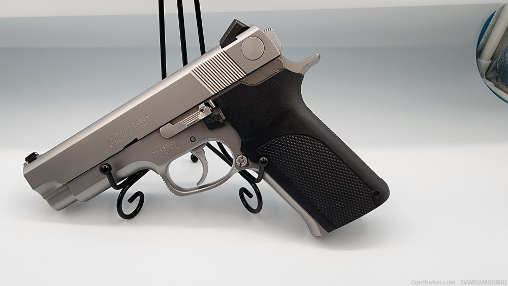 Smith & Wesson 1076 10mm aka FBI pistol DA/SA 4.25"  Factory Refinished!-img-2