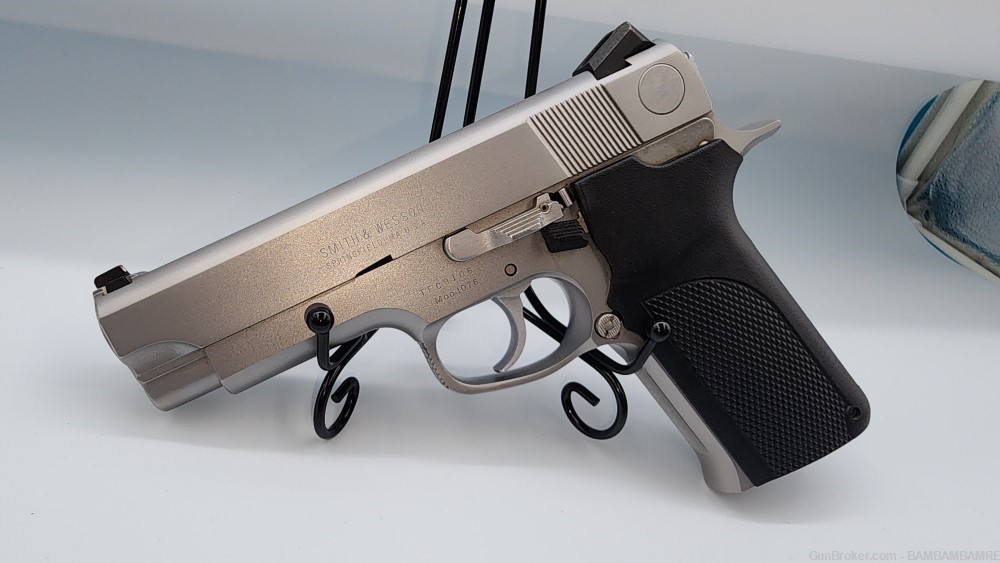 Smith & Wesson 1076 10mm aka FBI pistol DA/SA 4.25"  Factory Refinished!-img-0