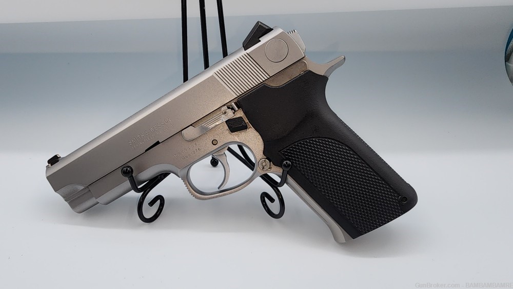 Smith & Wesson 1076 10mm aka FBI pistol DA/SA 4.25"  Factory Refinished!-img-9