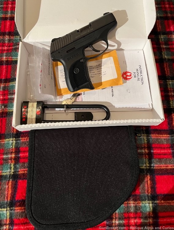 Ruger LC 380 medium size pistol Exc. much easier to hold .380 ACP-img-0