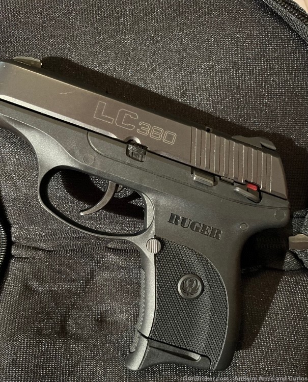 Ruger LC 380 medium size pistol Exc. much easier to hold .380 ACP-img-4