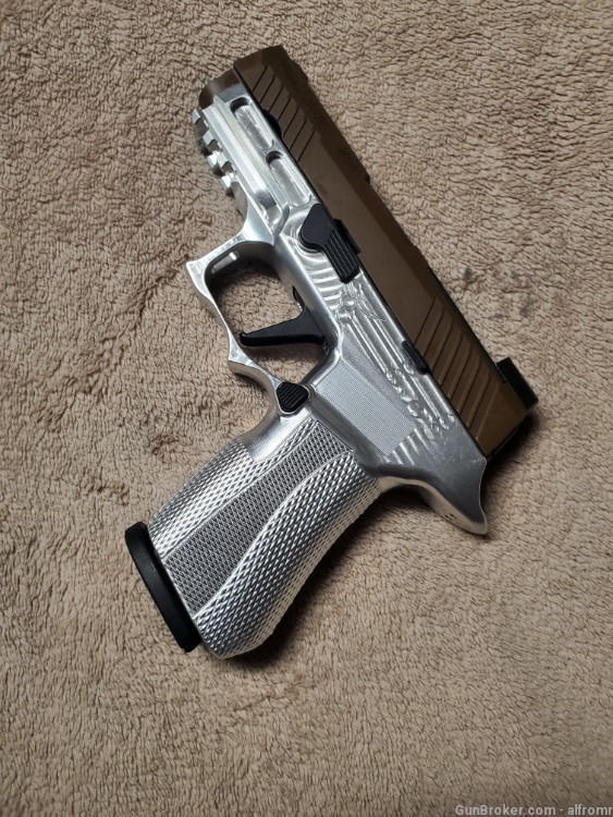 Sig P320 M18 Icarus compact lower-img-2