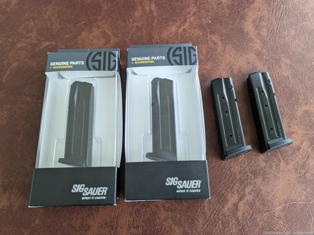(4) FOUR OEM Sig Sauer P320 17rd Magazines 17 rounds-img-0