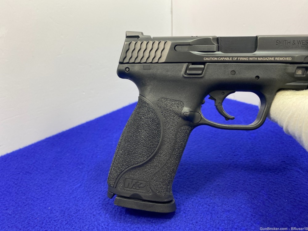 Smith Wesson M&P 2.0 9mm Black *POWERFUL/FACTORY BOX & CONTENTS*-img-41