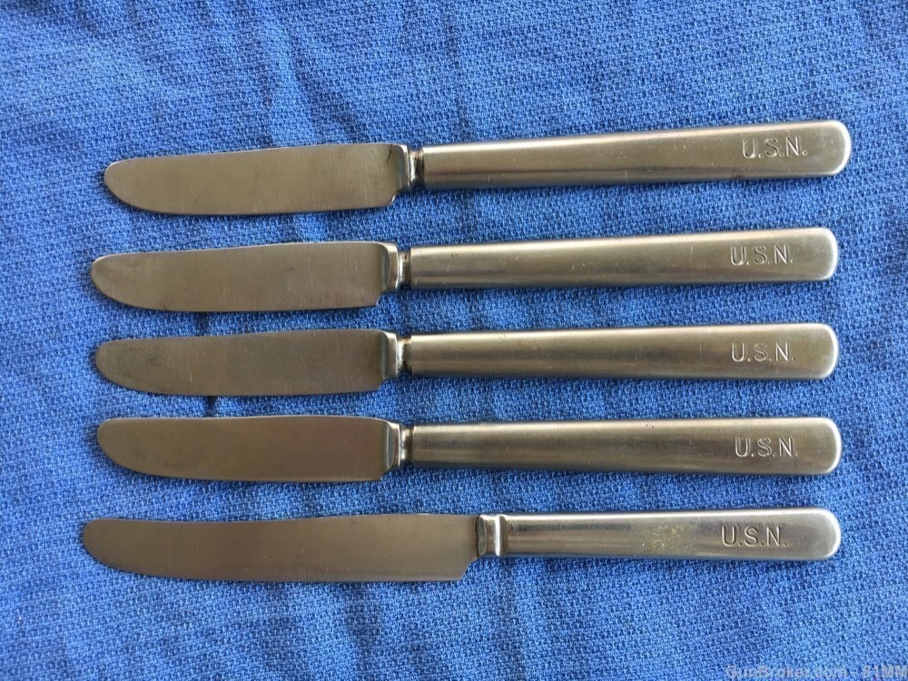 5 Vintage US Navy WWII knifes.  Silco Knifes.  4 Butter. 1 Dinner knife.-img-0