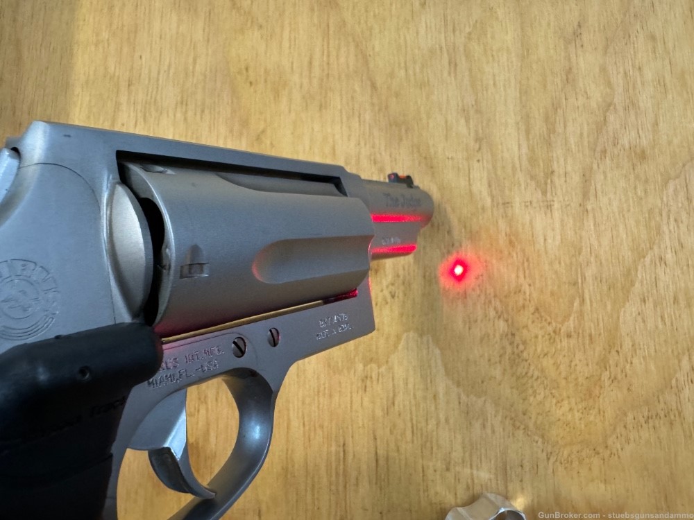 Taurus Judge 45lc/410 stainless 3” with crimson trace grip laser-img-8
