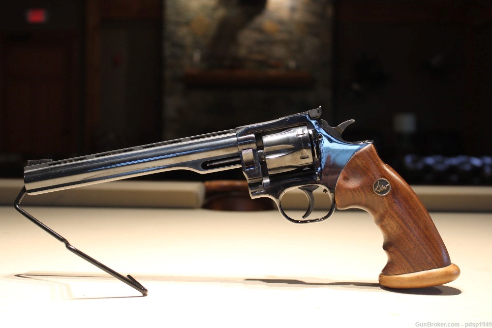 USED Dan Wesson V22 .22 LR Revolver 8" Bbl 6rd SA/DA -img-0