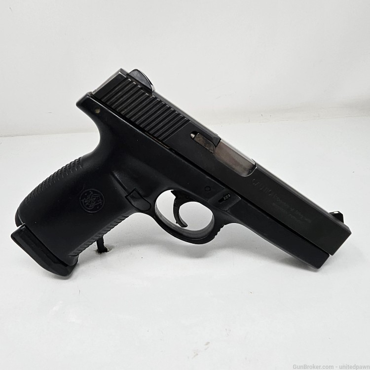 Smith and Wesson model SW40F 40sw pistol -img-10