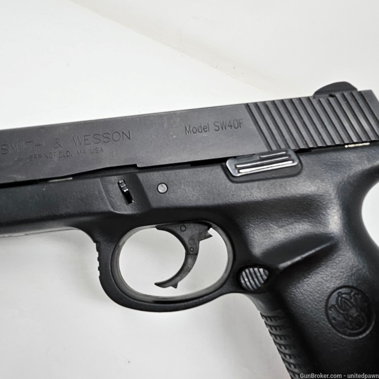 Smith and Wesson model SW40F 40sw pistol -img-4