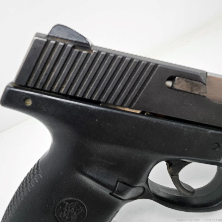 Smith and Wesson model SW40F 40sw pistol -img-12