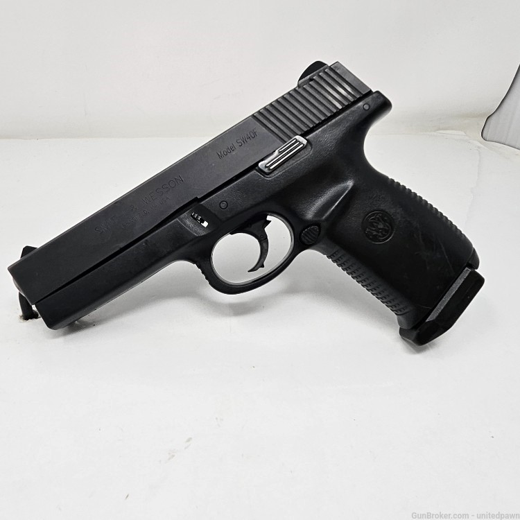 Smith and Wesson model SW40F 40sw pistol -img-2