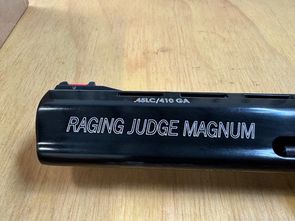 Taurus Raging Judge Magnum ultra lite. VERY RARE! 45LC/410 7 shot-img-1