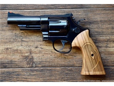 Smith and Wesson S&W model 57 .41 Mag 4"