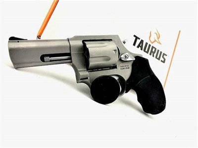Taurus Armas 856 Revolver Cal: .38 Special 3 Revol
