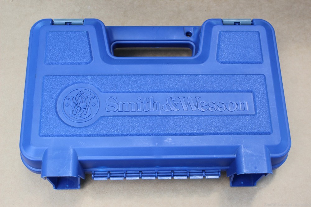 Smith & Wesson 617-6 22 LR 4 " 10 Shot S&W-img-0