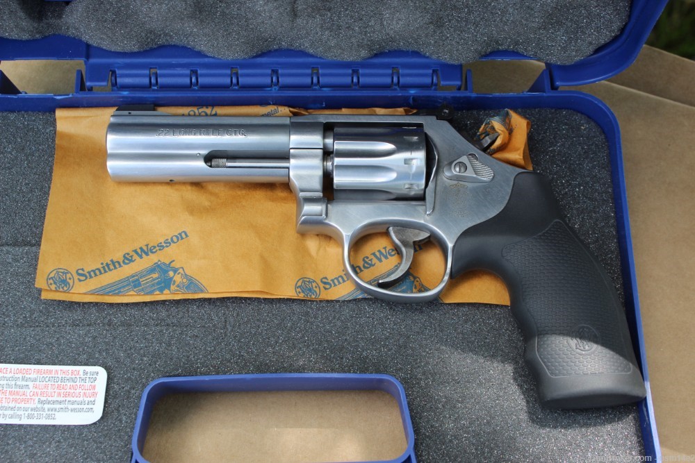Smith & Wesson 617-6 22 LR 4 " 10 Shot S&W-img-3