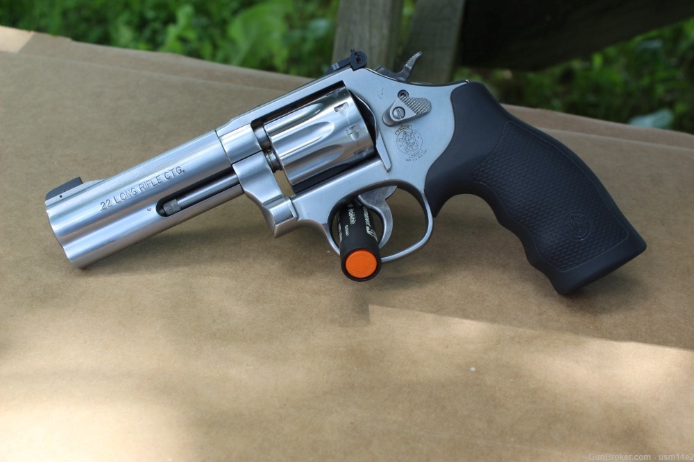 Smith & Wesson 617-6 22 LR 4 " 10 Shot S&W-img-4