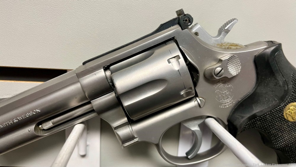 Smith & Wesson 686 in .357 Magnum with Pachmayr Grips - Used-img-6