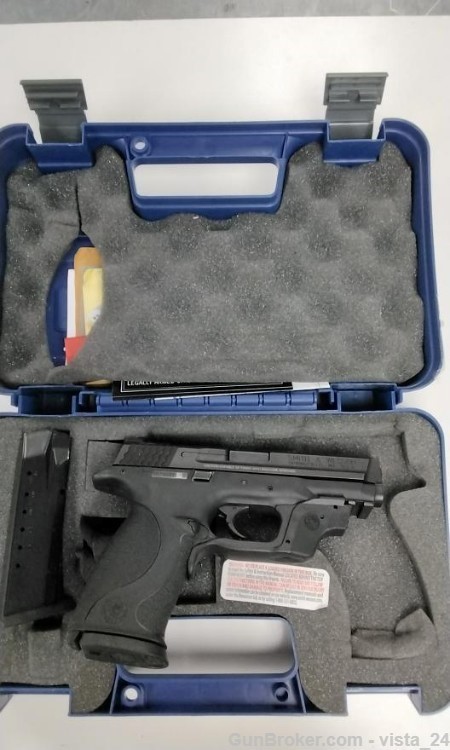 Smith and Wesson M&P40 (.40 S&W) Semi Auto Pistol-img-1