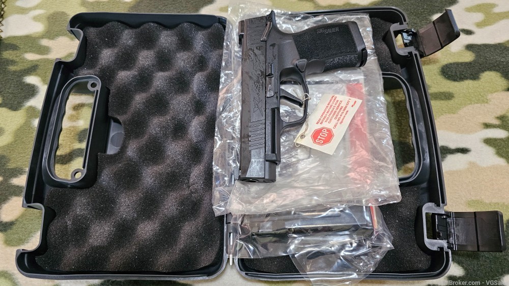 Sig Sauer P365 XL New Manual Safety 2x 12 Round Mags NO CREDIT CARD FEES-img-0
