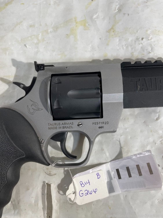Taurus Raging Hunter 44 Magnum Revolver -img-3