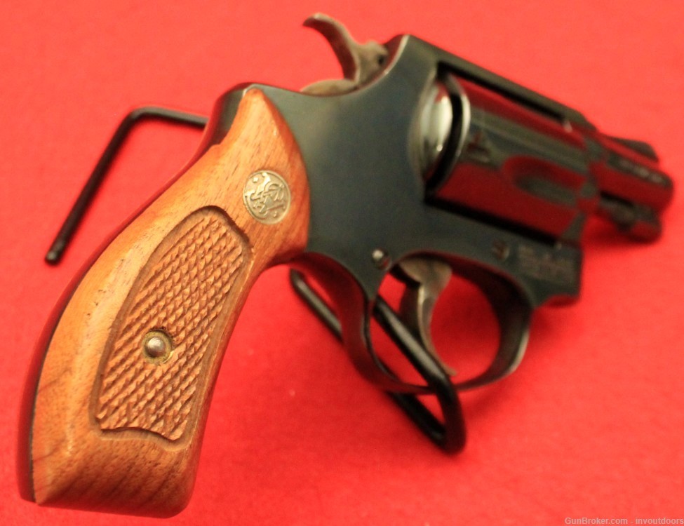 Smith & Wesson Model 36 no dash 2" barrel 5-shot revolver.-img-2