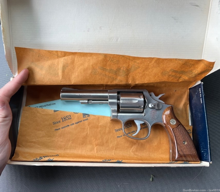SMITH & WESSON 64 NO DASH ORIGINAL BOX AND PAPERS PRE LOCK-img-7
