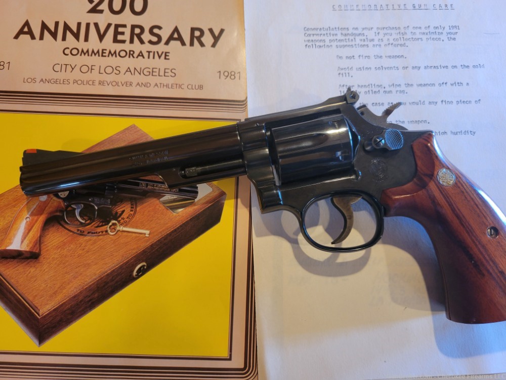 S&W LAPD 200 Yr. Commemorative Model 19 NEW IN BOX SUPERB-img-3