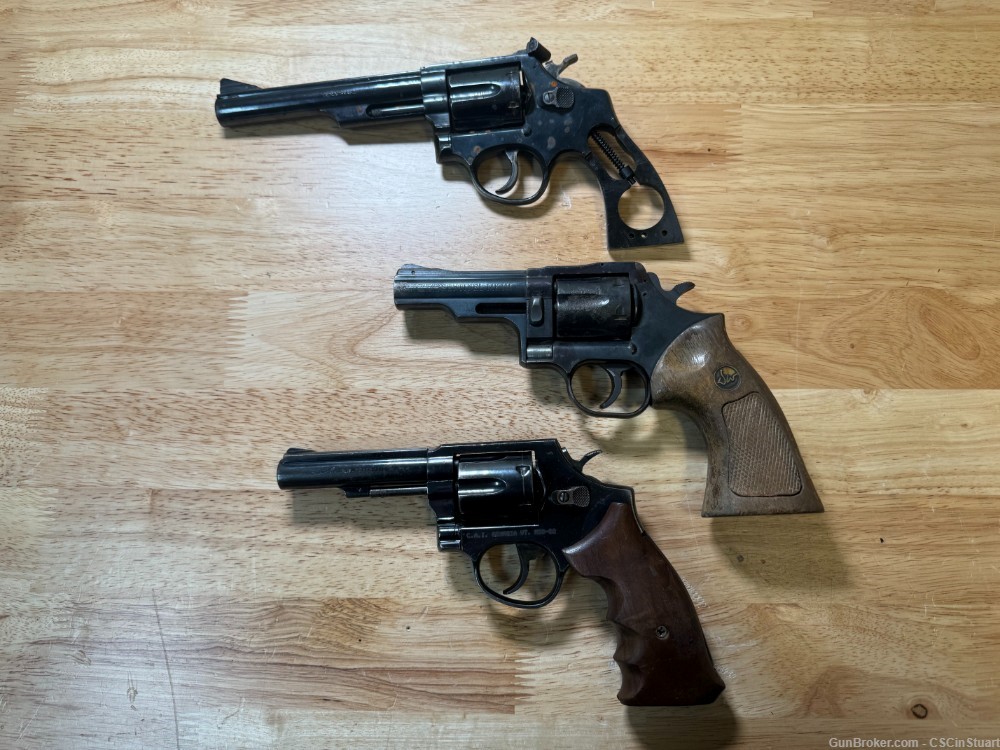 3 Revolvers Gunsmith Special 2 Taurus .38 One High Standard .357 Sentinel-img-4