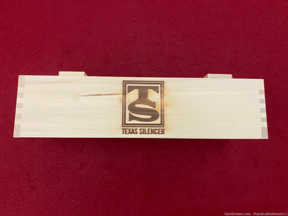 New Texas Silencer Hunter 300 mag Direct Thread 5/8x24 Silencer, wooden box-img-21