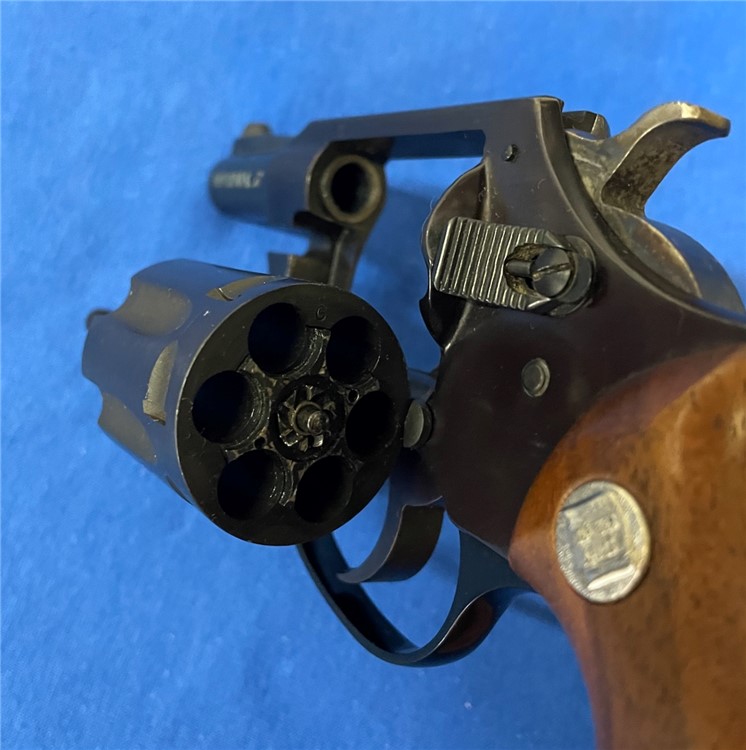 Used Nice Charter Arms Undercover .32 Revolver with 2" Barrel -img-2