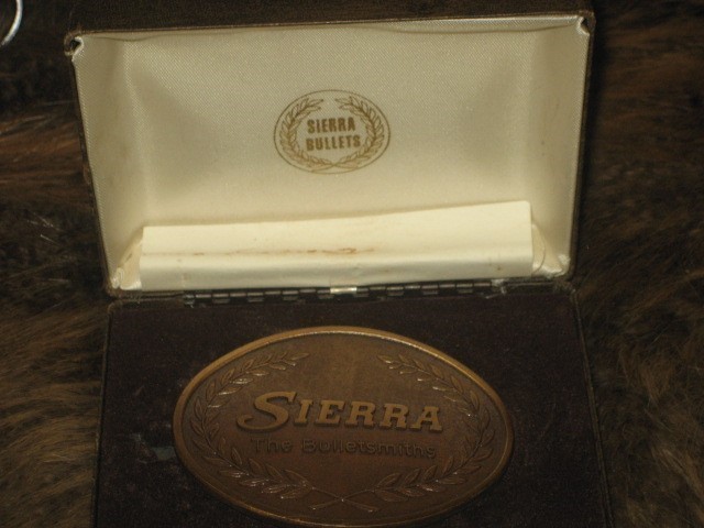 VERY COLLECTABLE SIERRA BELT BUCKLE LOOK !-img-2