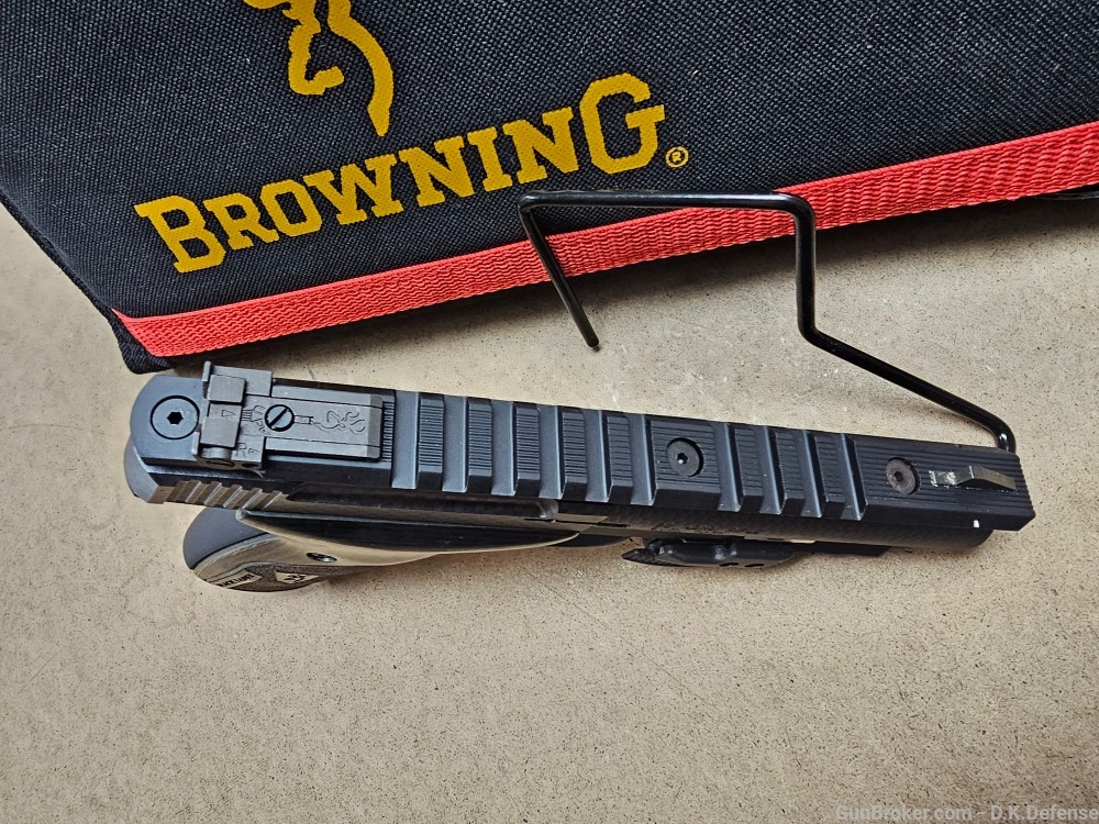 Browning Buck Mark Black Label CF UDX 22LR-img-16