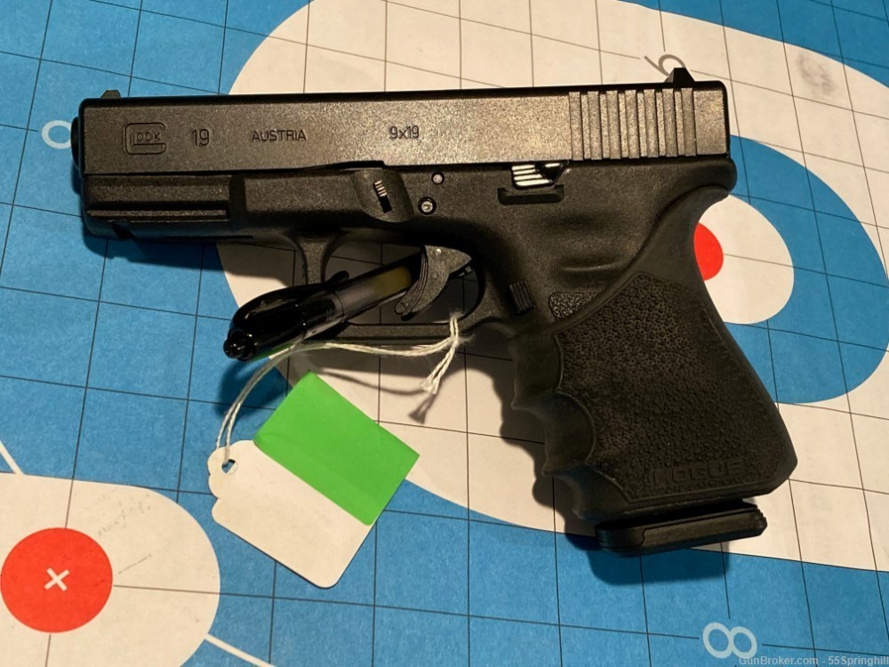 Glock G19 with mags, holster, case etc.-img-2