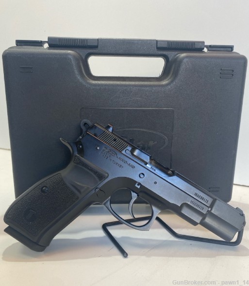 Tristar S-120 9mm semi auto pistol with case and 2 mags-img-1