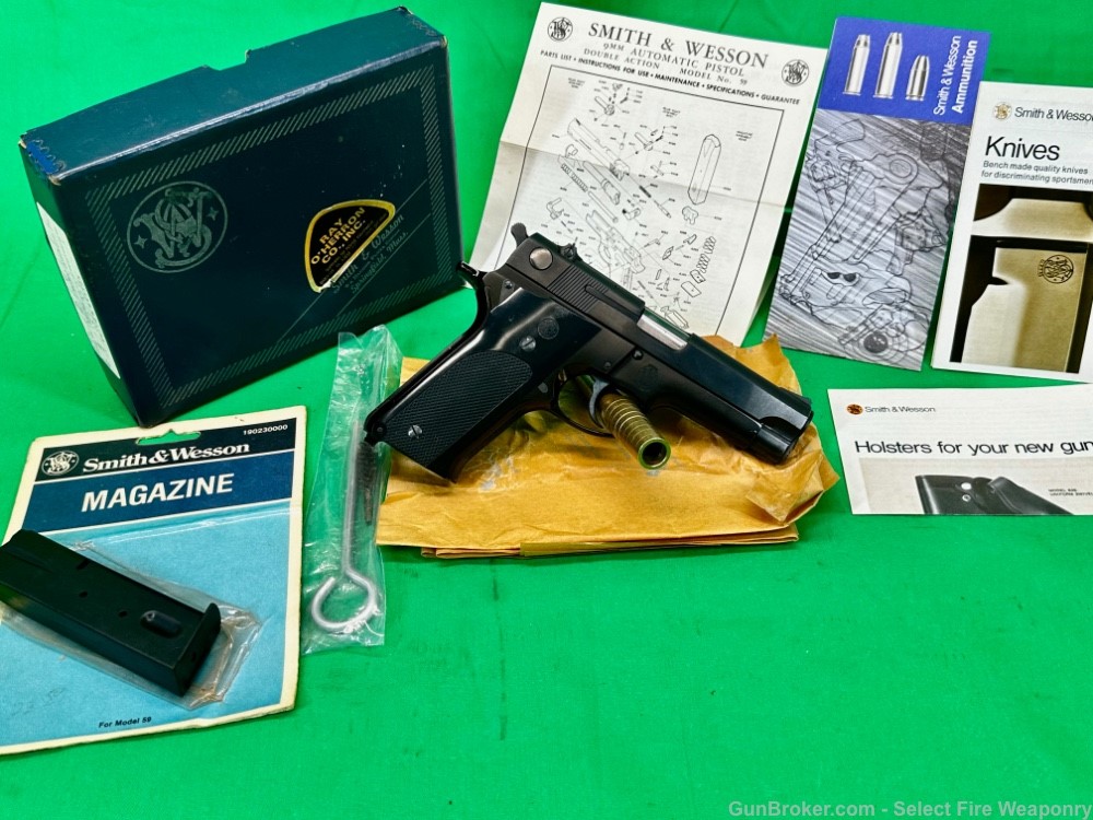 Smith and Wesson Model 59 Blued in Box 9mm 9 2 mags & papers S&W-img-0