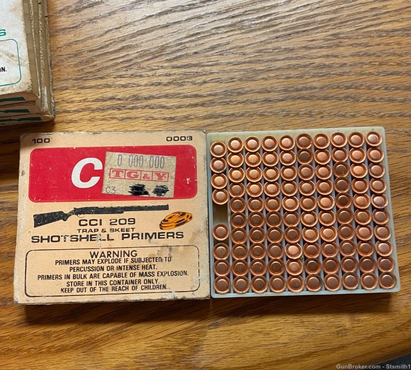 Winchester, Remington, and CCI shotgun primers (1130)-img-2