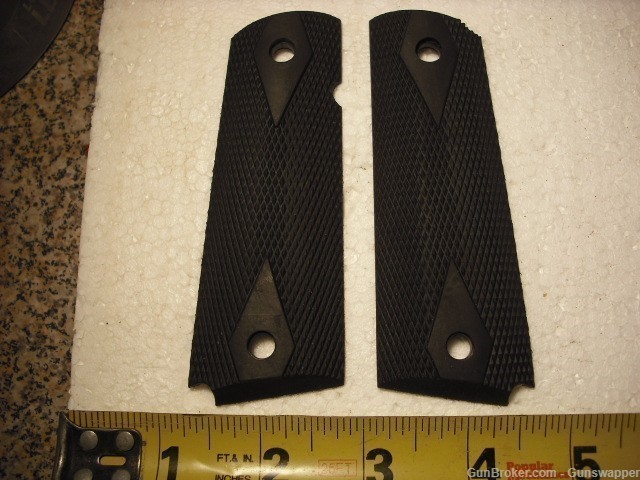 Gun Parts Colt 1911 Black Rubber Grips Checkered W/Diamonds Part No Reserve-img-0