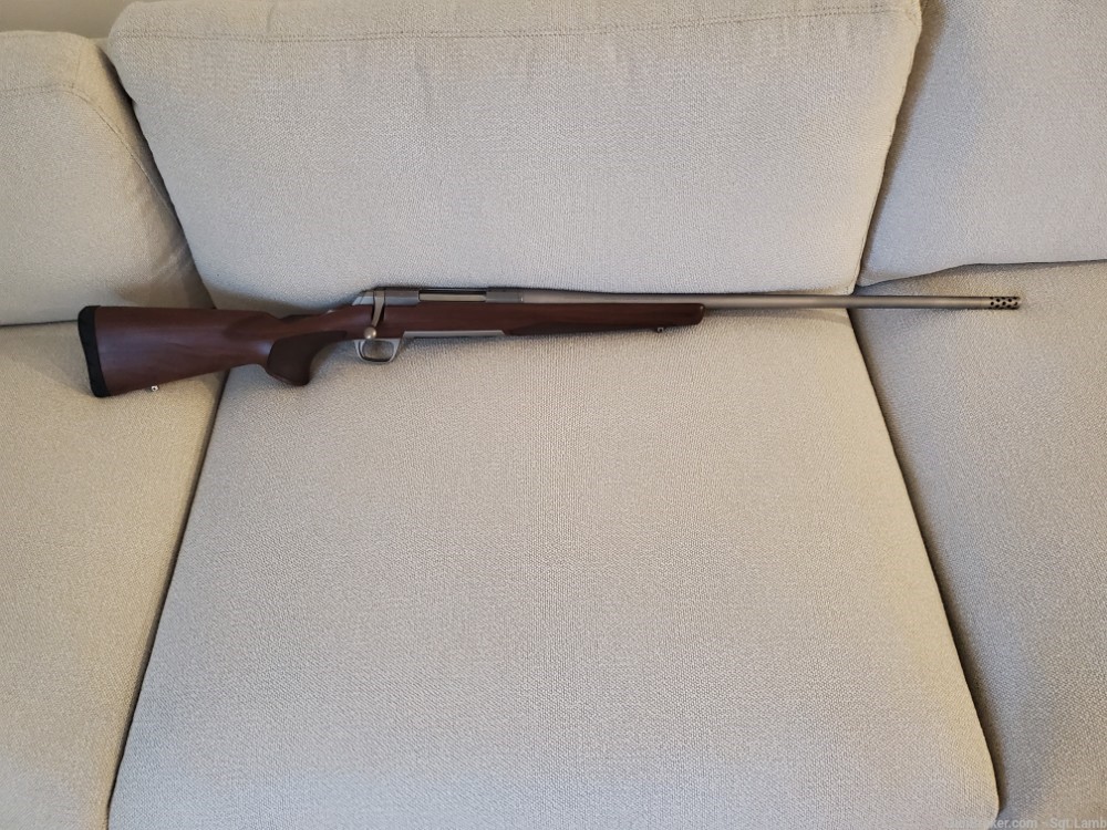 Browning x-bolt 7mm mag wood stock -img-5