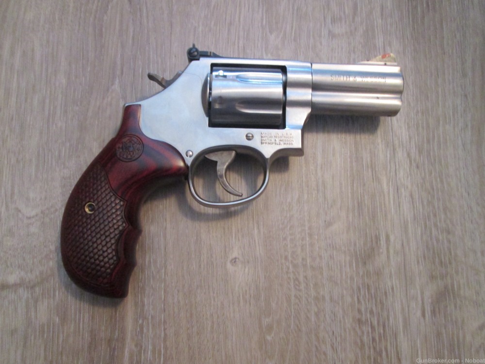 SMITH & WESSON 686 PLUS DELUXE STAINLESS / ROSEWOOD .357 MAG/.38 SPL  NEW!-img-2