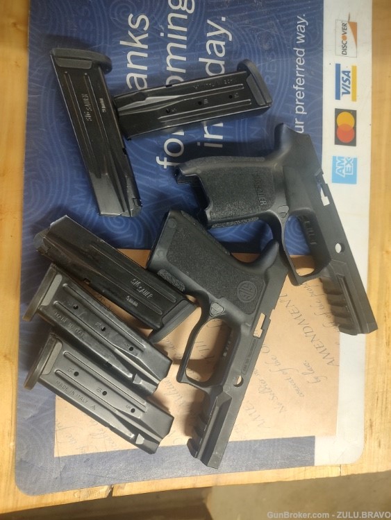 Sig P320 X-Compact Grip Modules and 5 mags-img-0