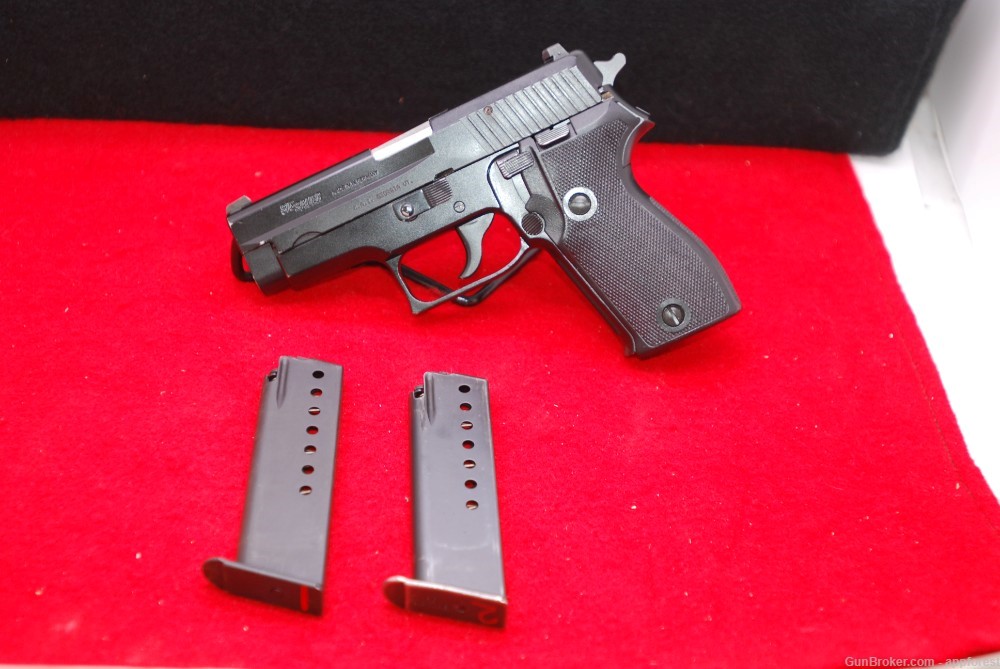 Sig Sauer P6 9mm-img-1