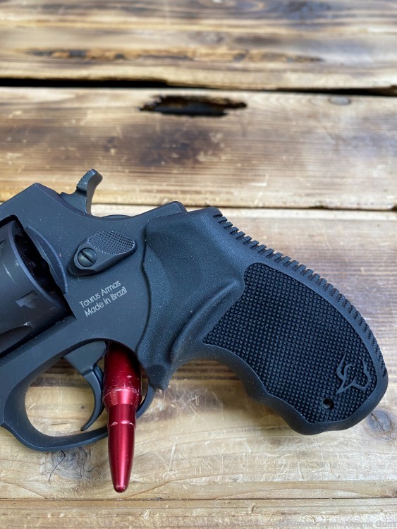 Taurus 856 Revolver.38 SPL *6-Shot* w/ Soft Rubber Grips-img-2