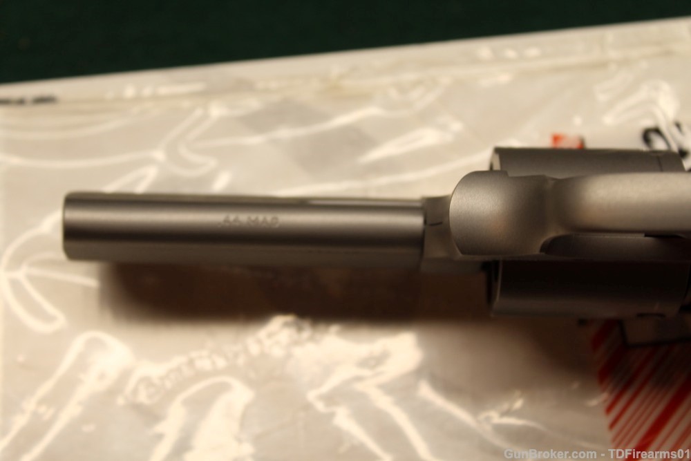 Taurus Tracker 44C .44 magnum 4" ported stainless single/double revolver-img-9