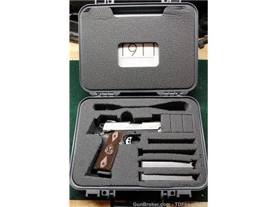 Springfield Armory Emp Lightweight Compact 9mm w/ box, 3 mag, & trij NS