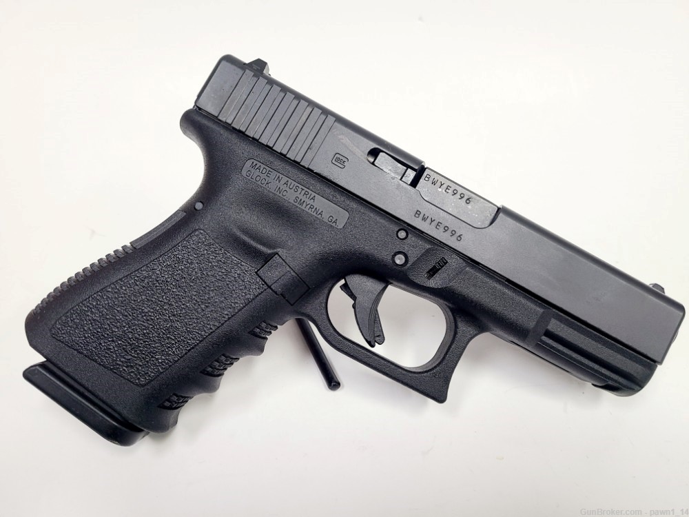 Glock 19 Gen3 w/ 2 mags & case-img-2