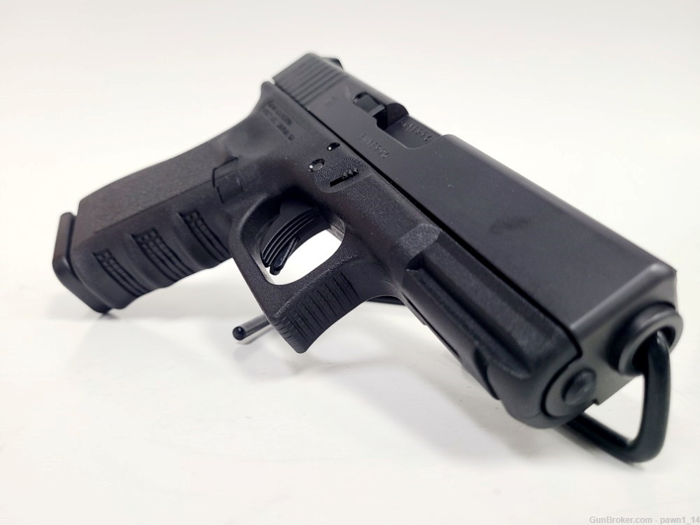 Glock 19 Gen3 w/ 2 mags & case-img-5