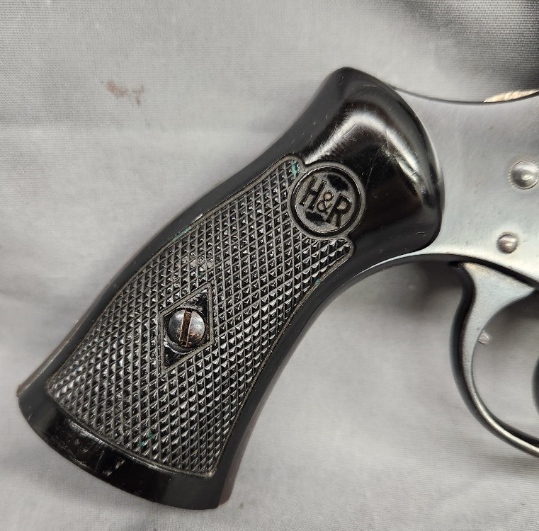 H&R model 666 revolver .22LR 6"-img-1
