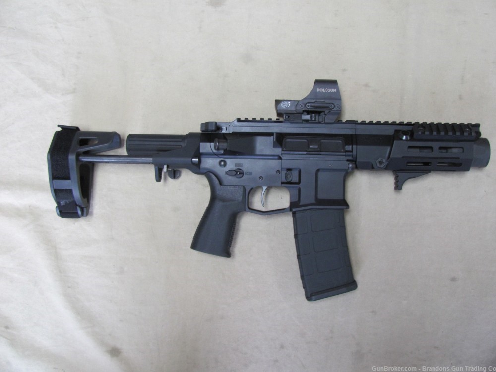 MAXIM DEFENSE AR STYLE 5.56X45 CALIBER MDX SEMI AUTO PISTOL & HOLOSUN SIGHT-img-1