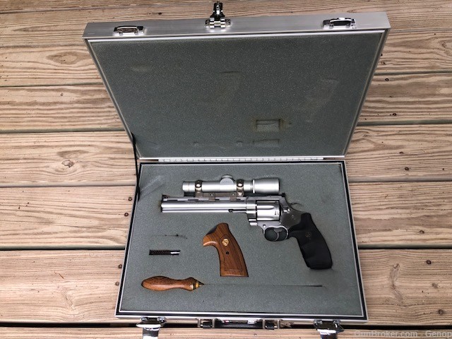 Colt Anaconda Hunter in Aluminum case-img-0
